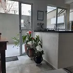 Charmosa casa em condominio com quintal