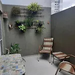 Charmosa casa em condominio com quintal