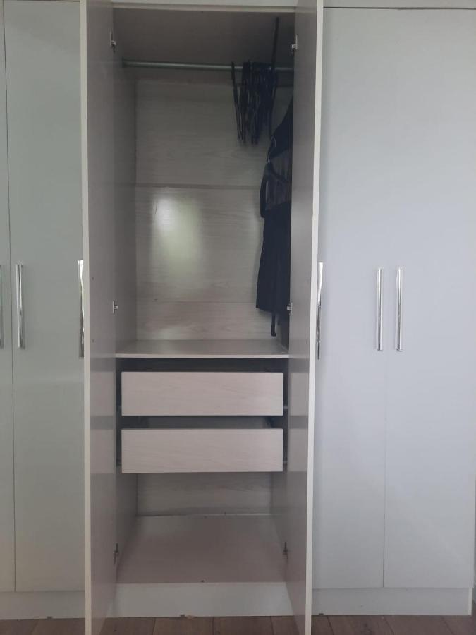 Charmosa Casa Em Condominio Com Quintal Casa de férias *
